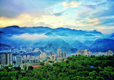 這個(gè)鮮花爛漫的仙境小城!全國(guó)都羨慕!